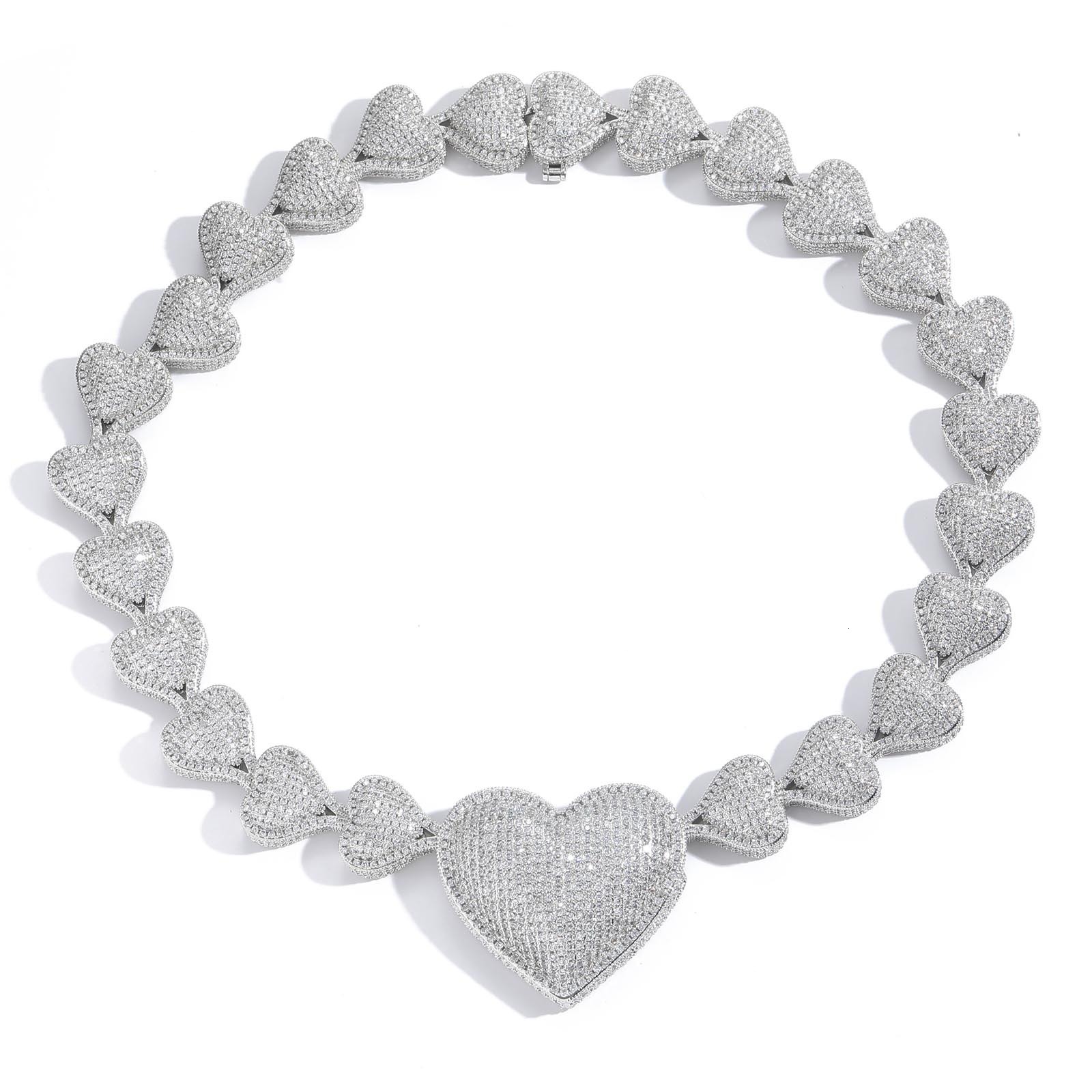 New Arrival Hip Hop Heart Necklace Fully Iced Out Personalized Trendy Hip Hop Accessory Heart Shaped Necklace VVS Moissanite High Quality Pass the dia