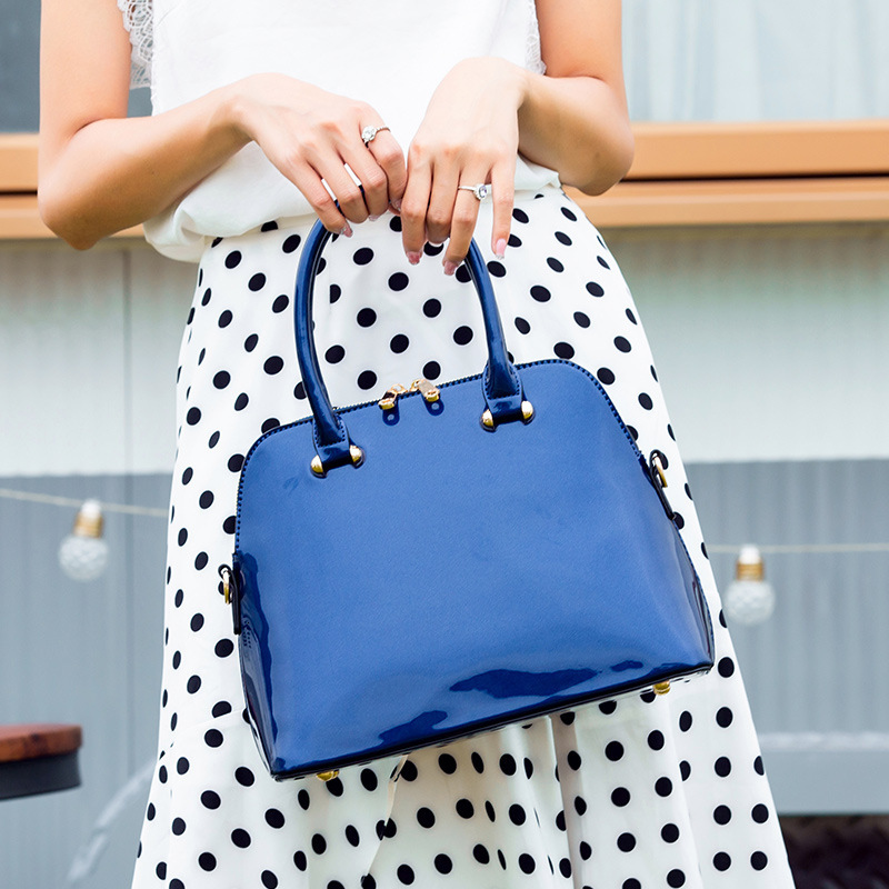 Free shipping designer Handbag for Women 2025 Trendy Patent Leather Women Bag Shiny Handbag Crossbody Bag European and American Fashion Shell Shoulder
