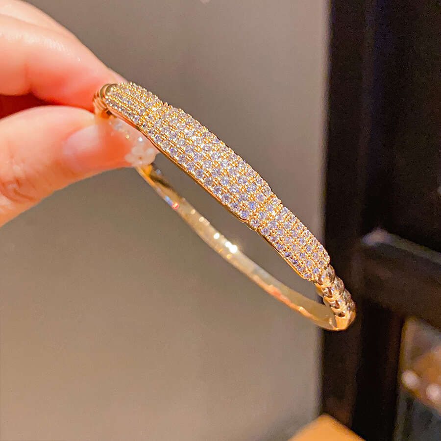 New Luxury jewelry designer bracelet Real Gold Plated Zircon Leaf Wheat Ear Niche High-end Sense Bracelet Light Fashion Personality Jewelry for Women