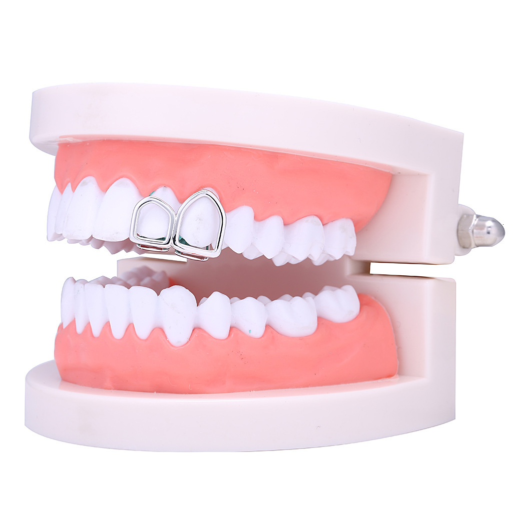 New Arrival 18K Gold Plated Hollow Pointed Fangs Hip Hop Grillz Stylish Luxury Cosplay Rapper Costume Accessories