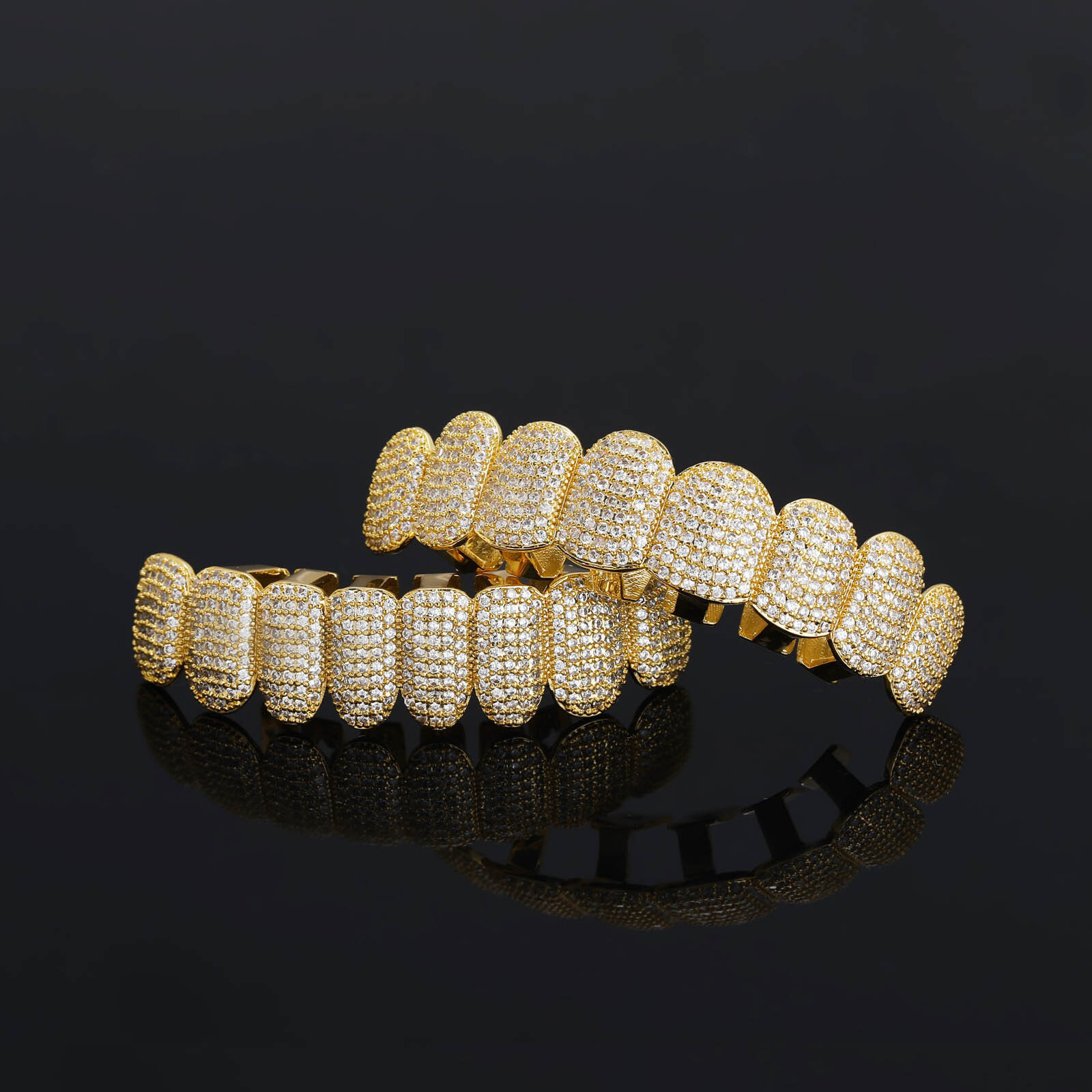 New Arrival 18K Gold Plated 8 Tooth Iced Out Diamond Hip Hop Grillz Trendy Statement Accessory for Men