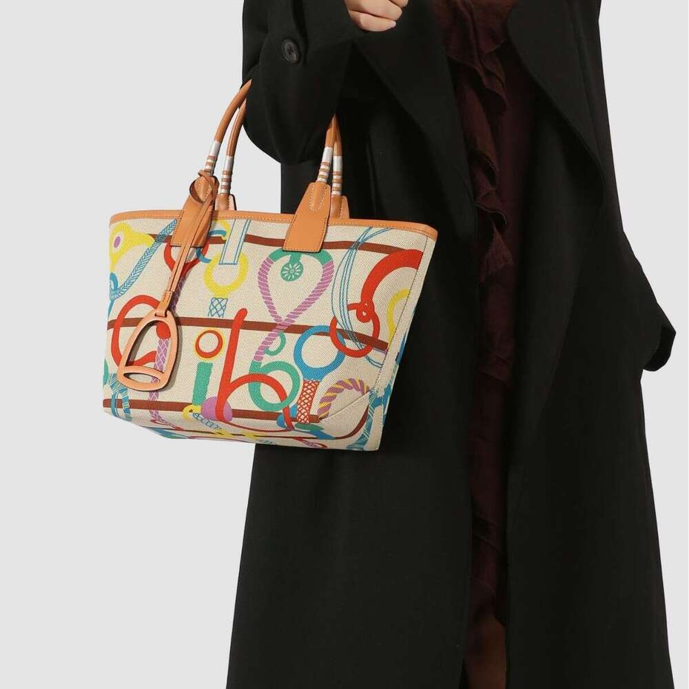 2025 New Autumn Winter Versatile Printed Tote Fashion Canvas Garden Textured Shoulder Women's Handmade Bag