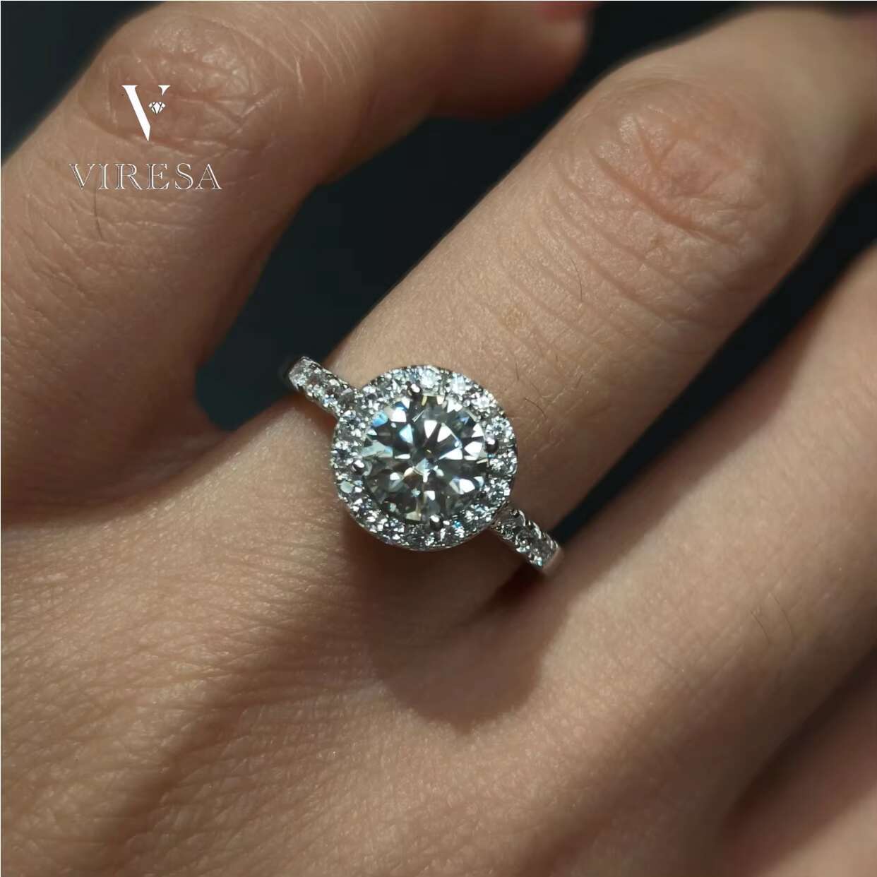 Fashionable 1CT Moissanite 2 Row Engagement Ring 925 Sterling Silver Jewelry for Women with GRA Diamond Certification