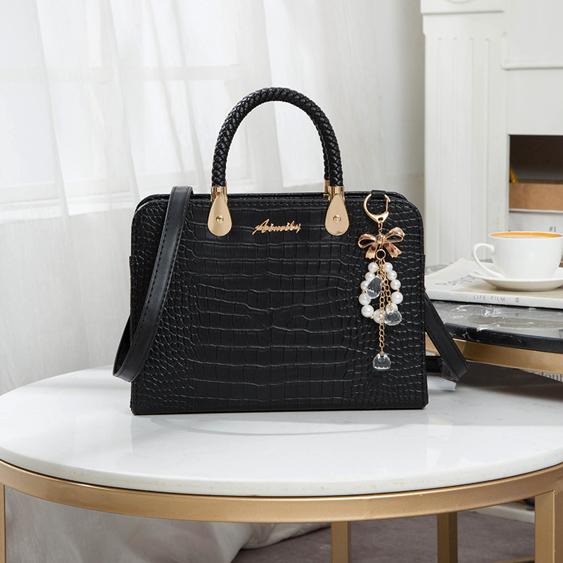 High-quality women's bags, new tote bags, fashionable mother bags, large-capacity women's messenger bags, red wedding bags.