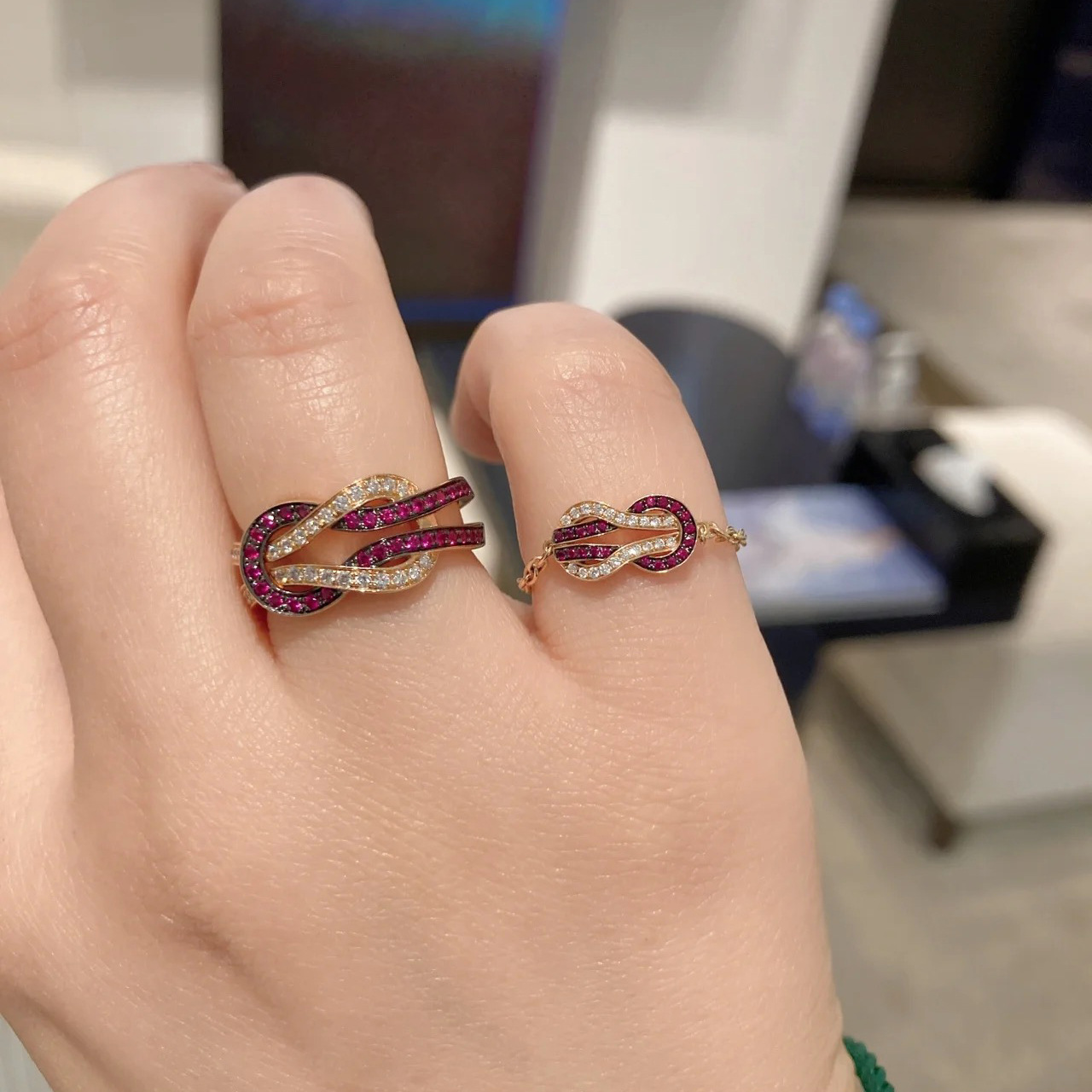 ic twist designer for women girls lovely charm red stone zircon letters rose gold elegant wedding engagement ring jewelry Free shipping