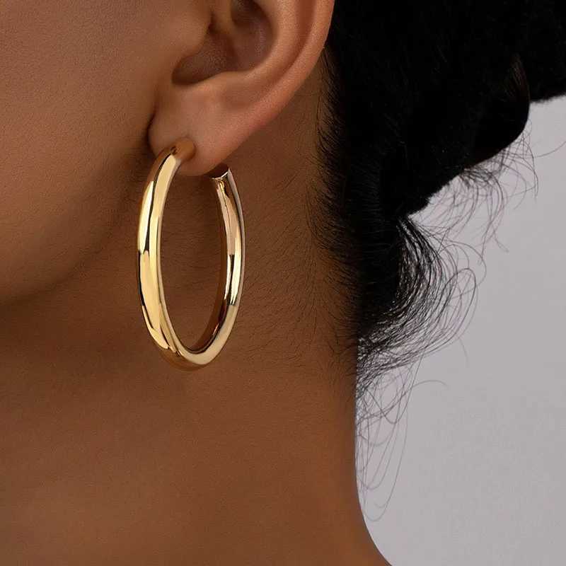 New Hollow Thick Loop Large Circle Hoop Earrings Women Classic Gold Color Round Ring Piercing Earring Fashion JewelryXJ250630