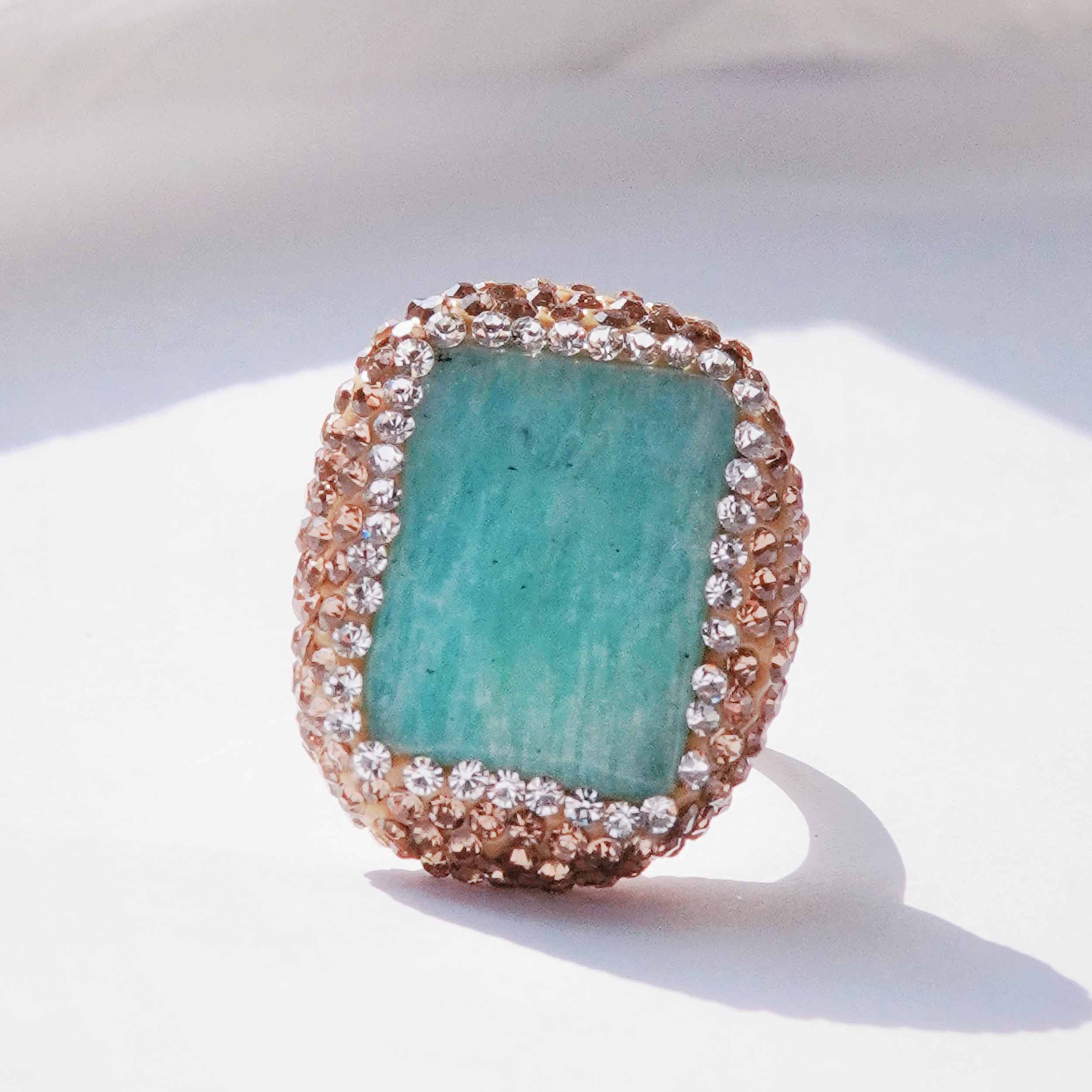 Haipo natural Tianhe stone energy jewelry set is a light and luxurious necklace with high design sense of natural freshwater pearls.