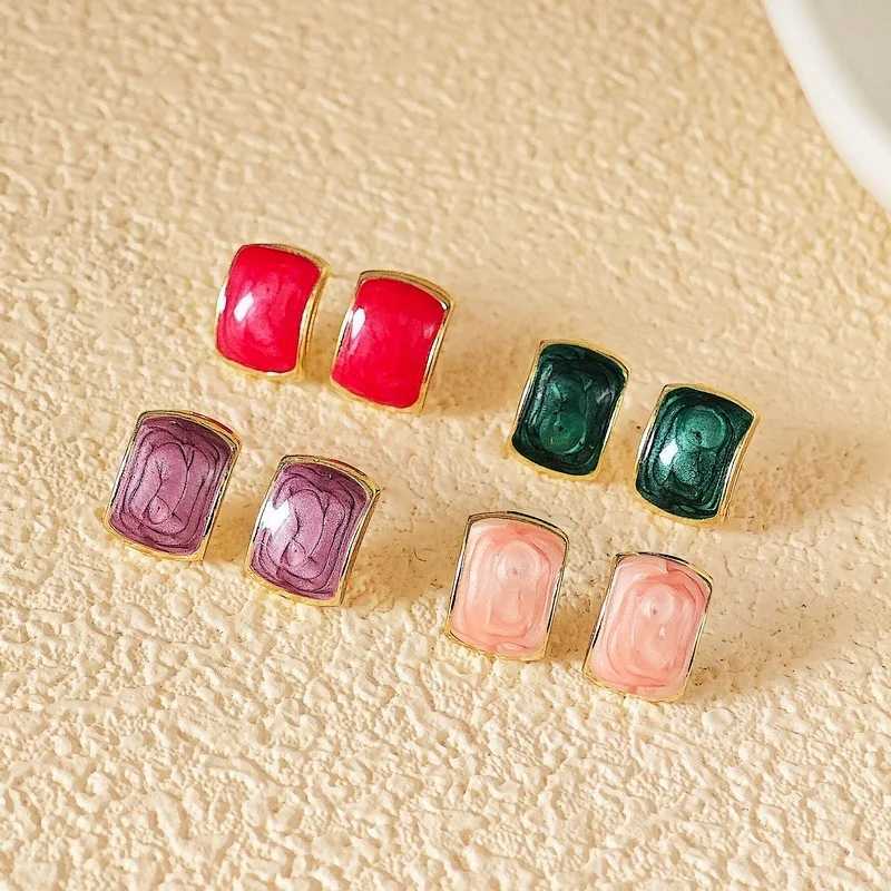 Trendy Chic Enamel C-shaped Womens Stud Earrings Red Green Pink Color Small Earrings for Girls aretes de mujer 2025 new in M250630