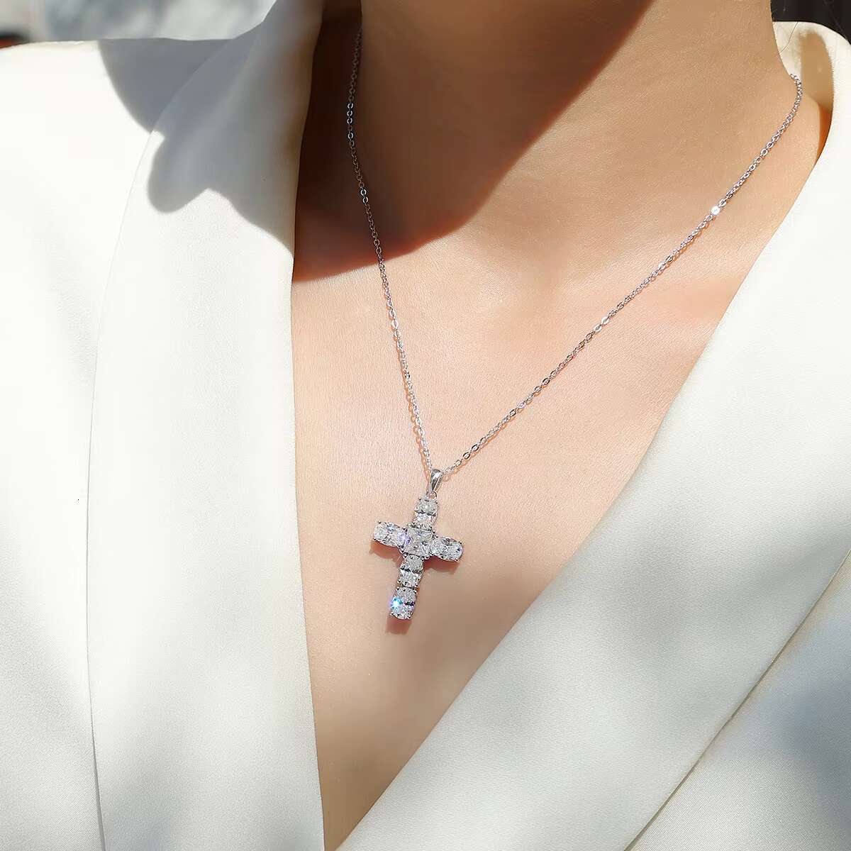 Asymmetric Moissanite Cross Pendant Necklace 925 Silver Sparkling Moissanite Jewelry for Gift Wedding Anniversary Fashion Style