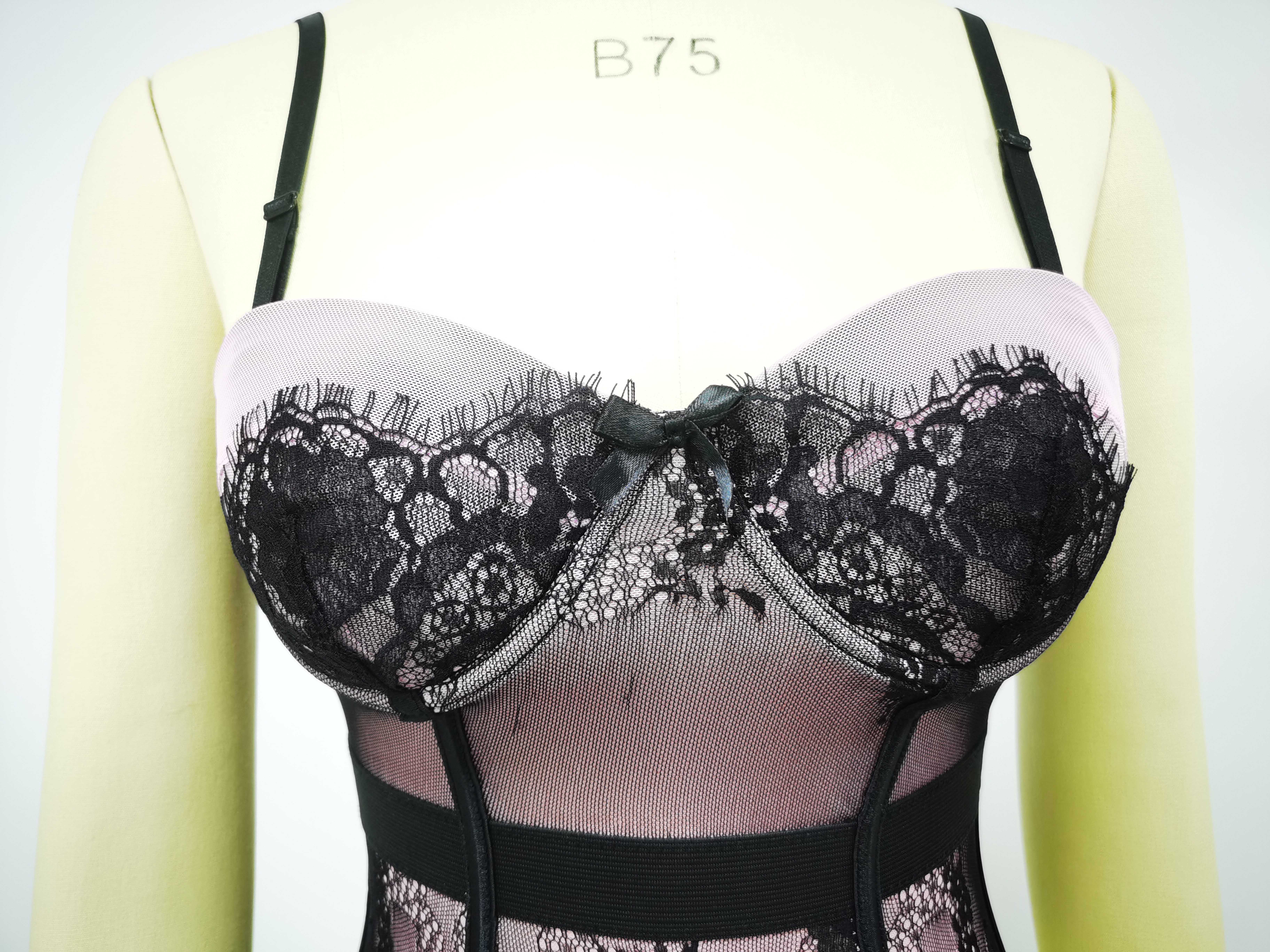 Hanging shoulders eyelashes lace steel rims chest support underwear with garters corset court attire a wide range of styles