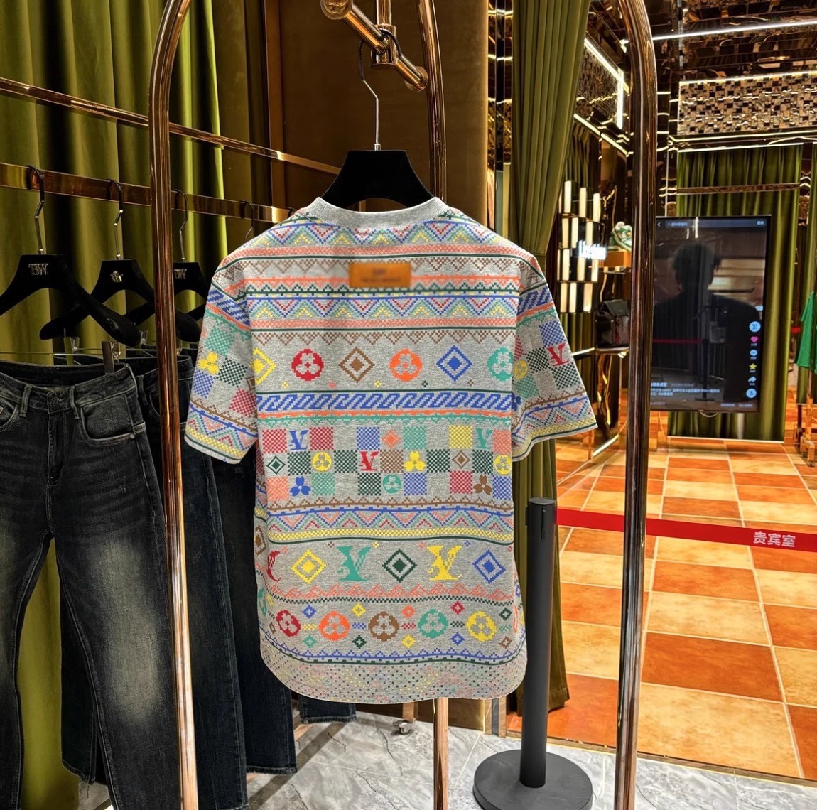 Summer's new trendy, fashionable and versatile short-sleeved T-shirts with color printing for both men and women 2025