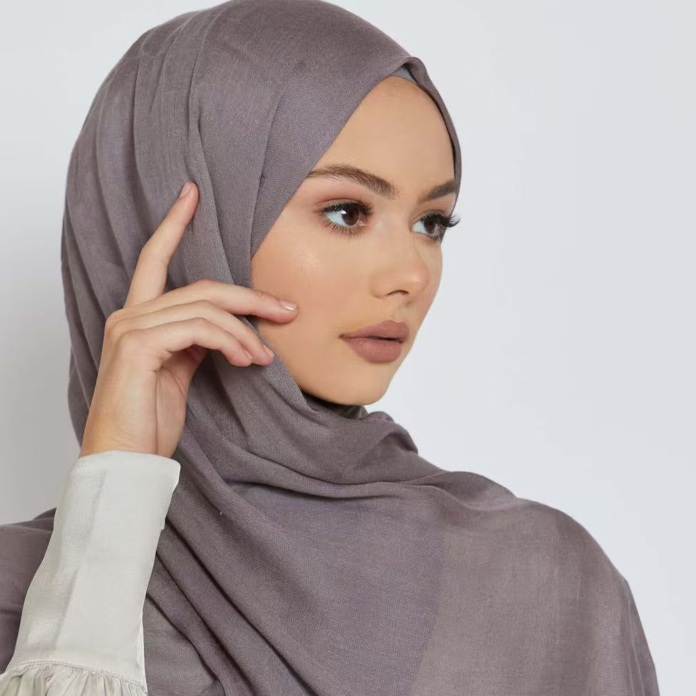 T1097 Hot sale Malay solid color cotton headscarf monochrome thin modal breathable scarf