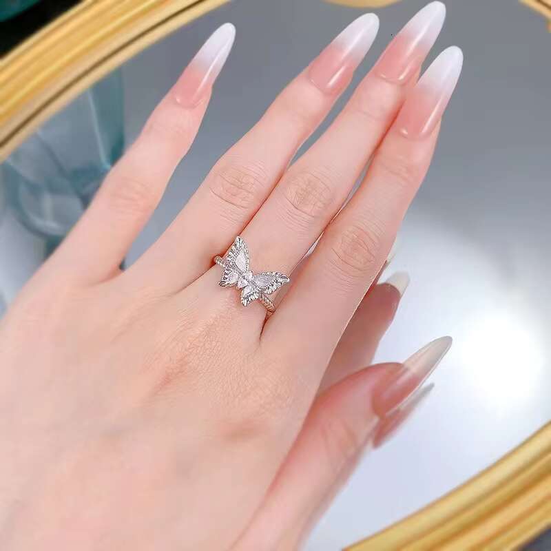 High Quality 925 Sterling Silver 0.5CT Marquise Cut Moissanite Diamond 18K White Gold Plated Wedding Ring For Women