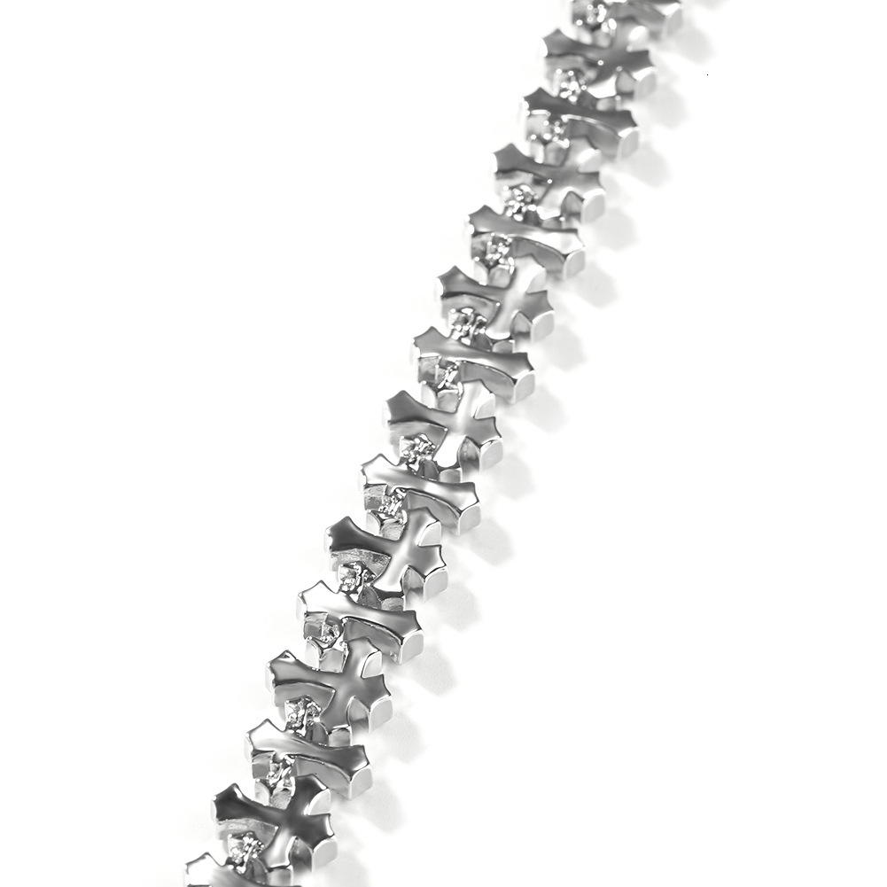 Luxury Jewelry Hip Hop Rap Necklace for Men Street Style Iced Out Cross Necklace Bold Trendy Versatile Accessory Pass the diamond tester
