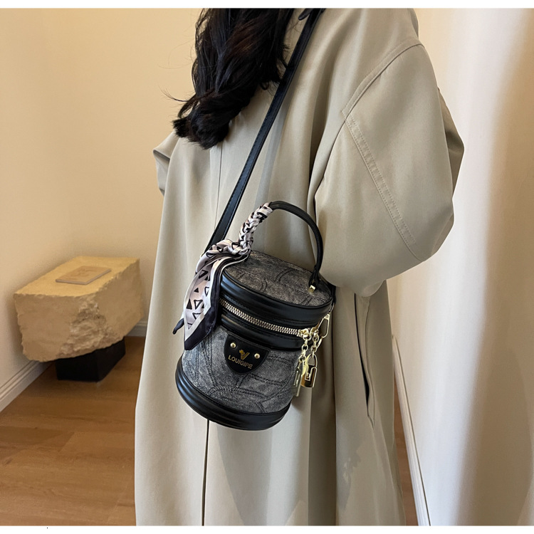 Luxury Brand Designer Bag High End Handbag For Women 2023 New Autumn Versatile Niche Design Crossbody Bag, Internet Famous Hand-Held Bucket Bag