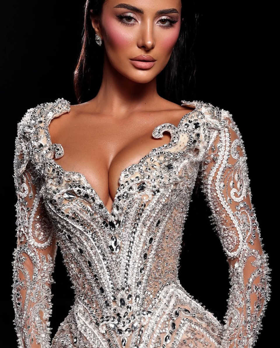Luxury Wedding Dresses Crystal Rhinestone Bridal Gowns Long Sleeves See Through Beading Customized Bride Dress Vestidos De Novia
