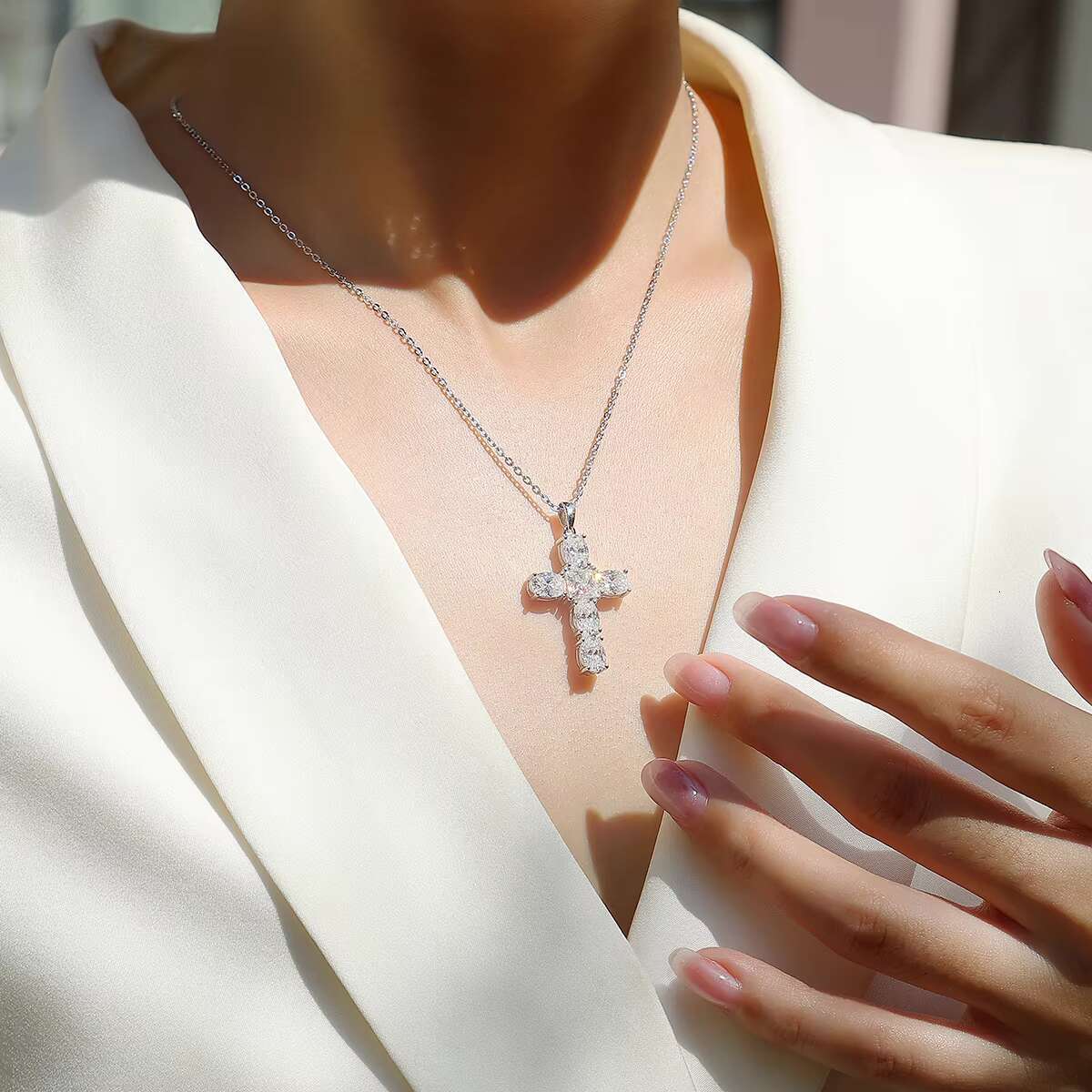 Asymmetric Moissanite Cross Pendant Necklace 925 Silver Sparkling Moissanite Jewelry for Gift Wedding Anniversary Fashion Style