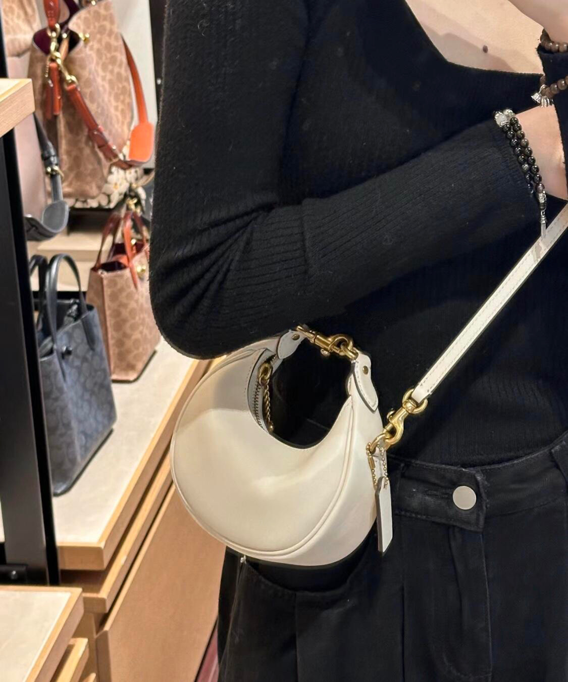 Designer Evening Bags Genuine Leather Retro Mini Crescent Bag for Women Handheld Shoulder Crossbody Versatile Purse