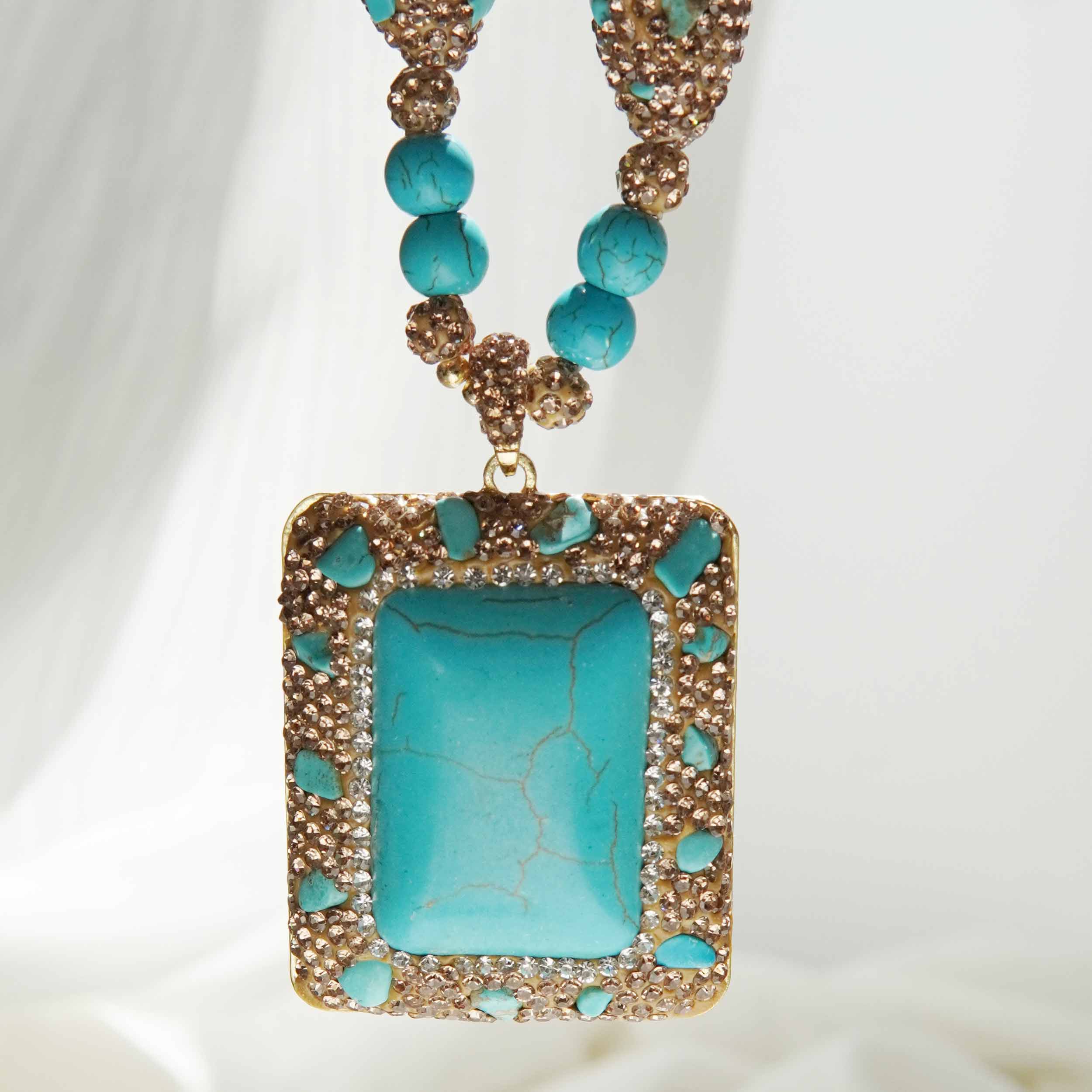 Lingyun is a Tibetan square turquoise energy jewelry set with light and luxurious design. Turquoise ring earrings necklace earrings necklace