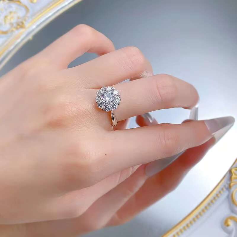High Quality 925 Sterling Silver D Color 1CT Round Cut Moissanite Diamond 18K White Gold Plated Wedding Ring For Women