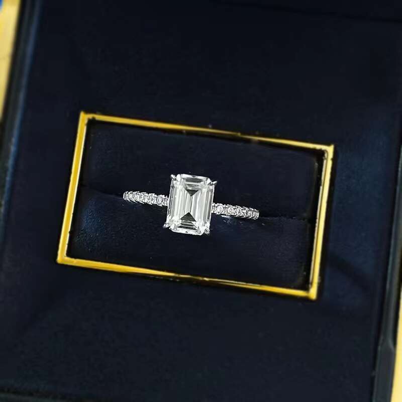Wholesale 925 Sterling Silver Jewelry 2ct D Color Emerald Cut Moissanite Diamond Women Wedding Silver Ring for Birthday Gift