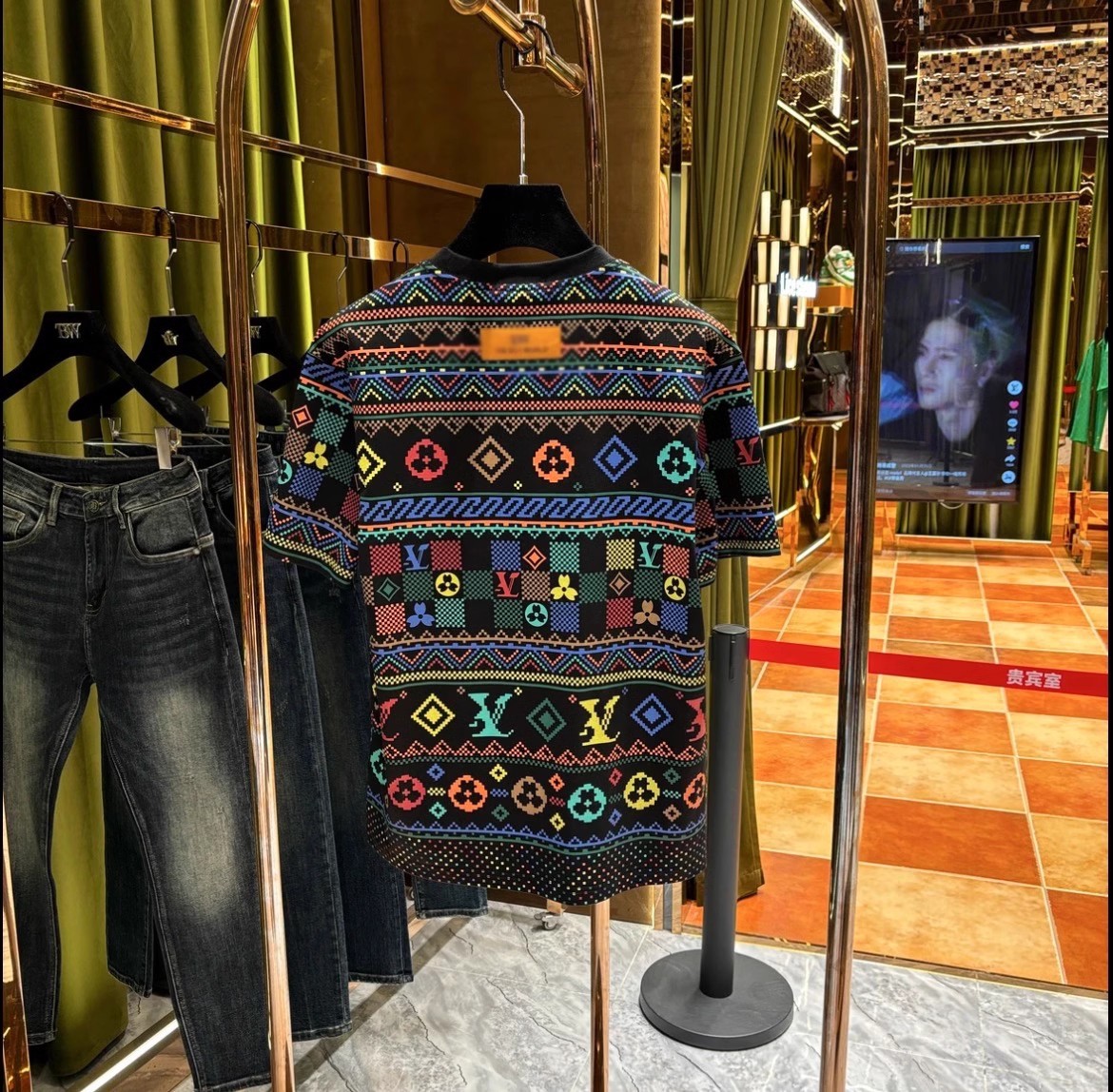 Summer's new trendy, fashionable and versatile short-sleeved T-shirts with color printing for both men and women 2025