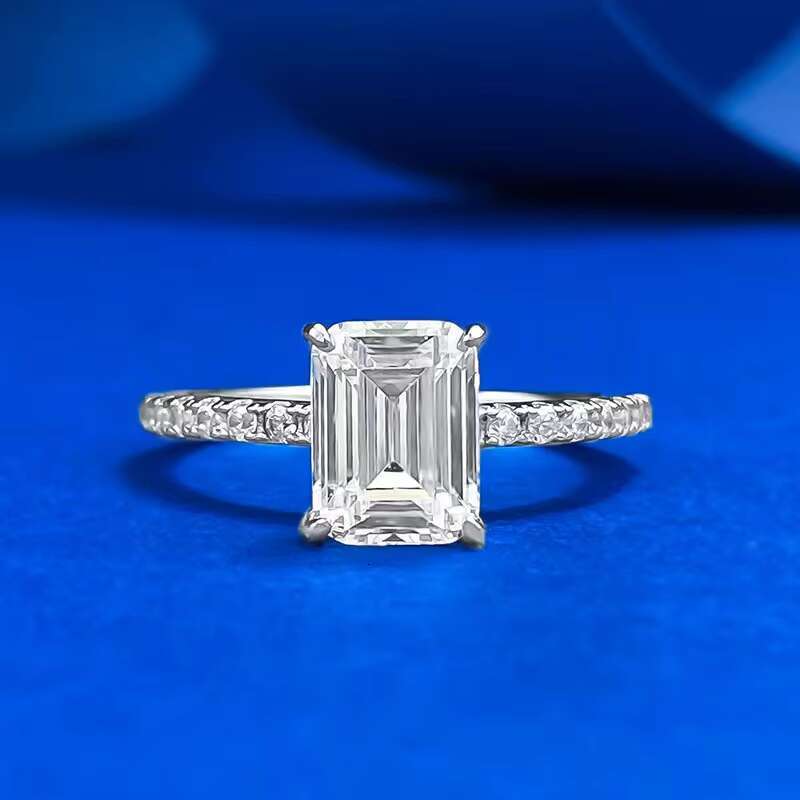 Wholesale 925 Sterling Silver Jewelry 2ct D Color Emerald Cut Moissanite Diamond Women Wedding Silver Ring for Birthday Gift