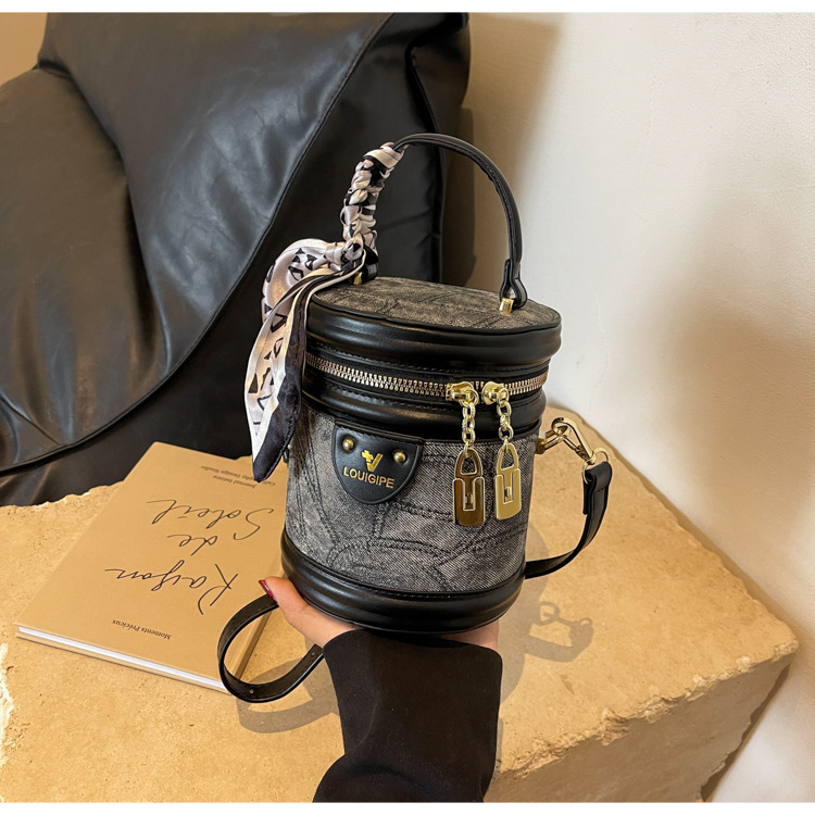 Luxury Brand Designer Bag High End Handbag For Women 2023 New Autumn Versatile Niche Design Crossbody Bag, Internet Famous Hand-Held Bucket Bag