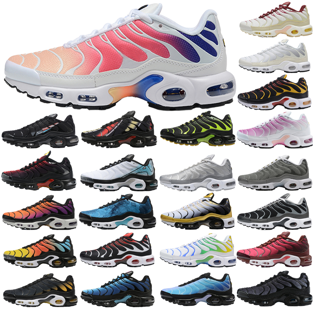 Designer Men Women Triple Sports Running shoes Casual Athletic Absorption Breathable Shoes Desert Sunset Shark Attack Outdoor Mens trainers sneakers