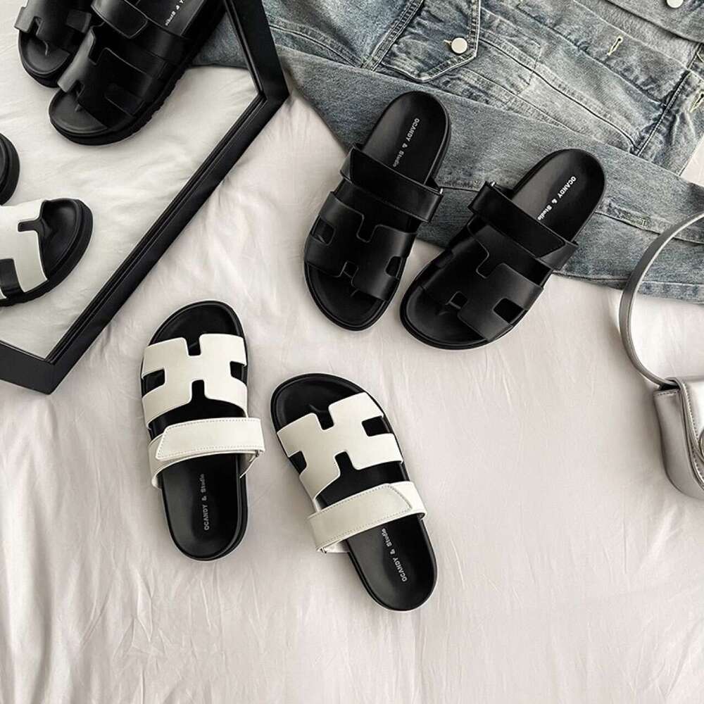 2025 Spring Summer New Slippers Uncle Thick Flat Sole Internet Celebrity Fashion Casual Beach Outdoor H Sandals