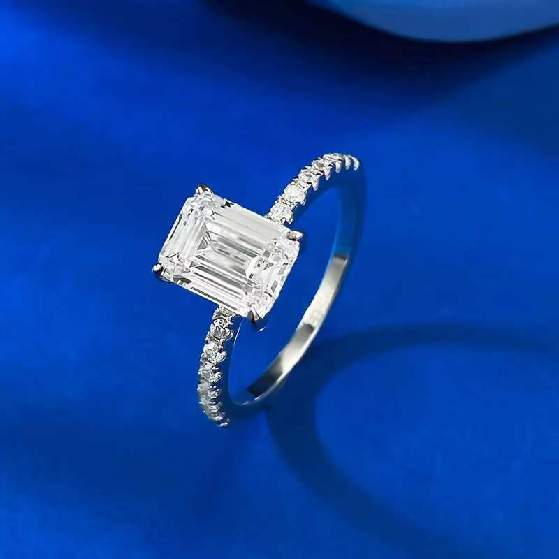 Wholesale 925 Sterling Silver Jewelry 2ct D Color Emerald Cut Moissanite Diamond Women Wedding Silver Ring for Birthday Gift