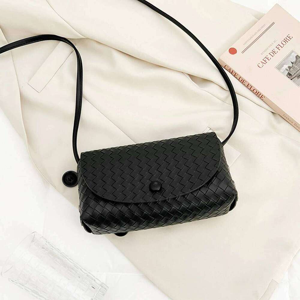 Fashion Casual Braided Shoulder Bag Women's Lightweight Solid Color PU Magnetic Flap Snap Striped Handbag for Daily Commute