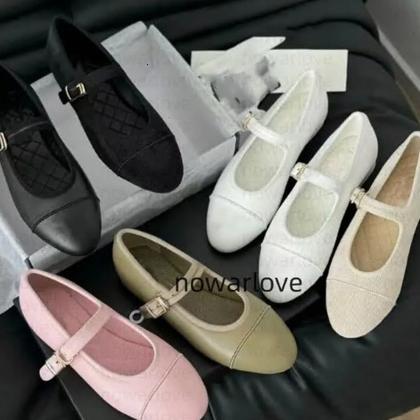 New highquality round toe ballet flat shoes formal shoes flat buckle leather loafers womens leather outsole luxury designer high heels black and white Slippers 21 3e