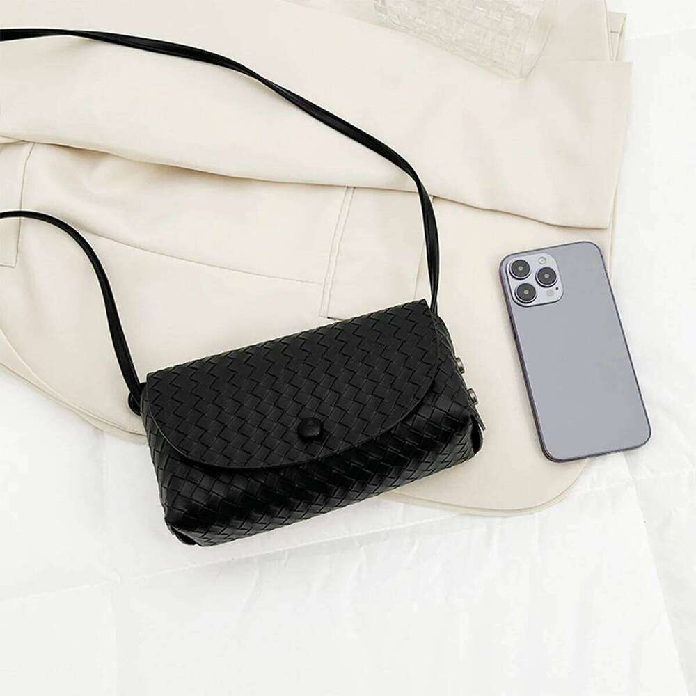 Fashion Casual Braided Shoulder Bag Women's Lightweight Solid Color PU Magnetic Flap Snap Striped Handbag for Daily Commute