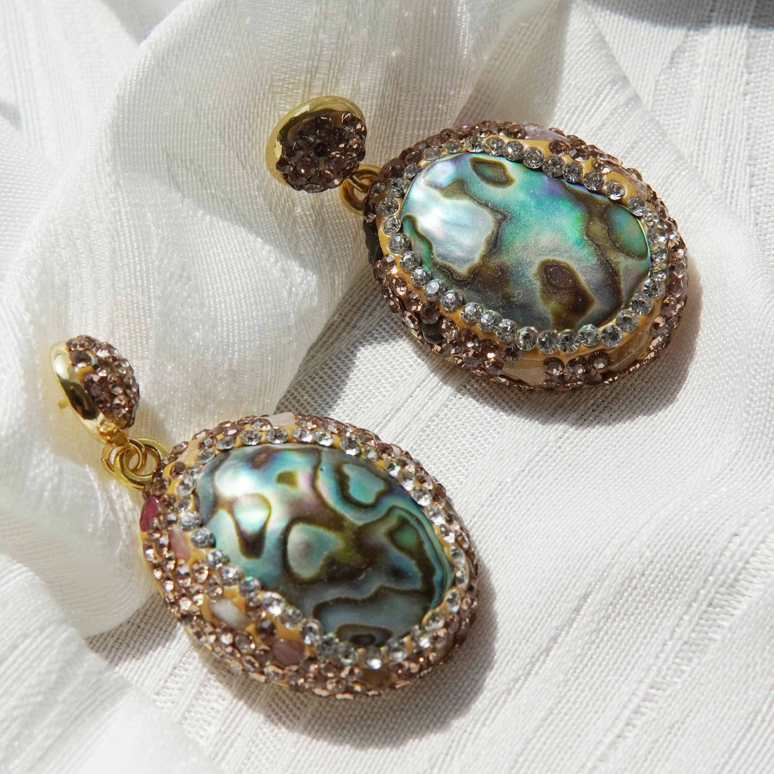 Haipo is an Australian abalone shell energy jewelry set, which is light and luxurious, and the natural tourmaline necklace has a high sense of design.