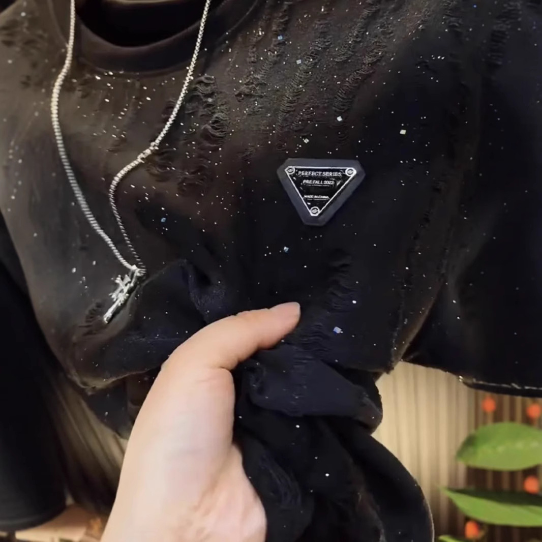 Starry sky T-shirt trend brand senior sense round neck top sequins loose holes short-sleeved T-shirt men 2025s hot