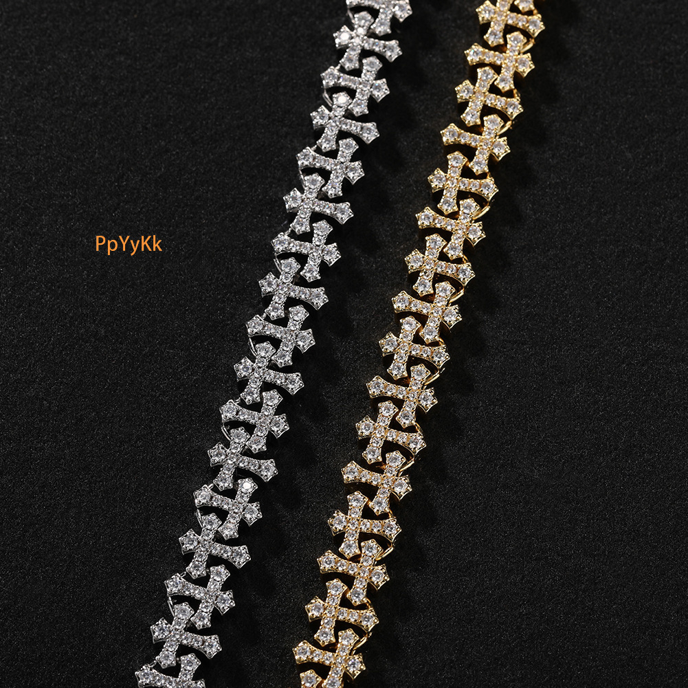 Luxury Jewelry Hip Hop Rap Necklace for Men Street Style Iced Out Cross Necklace Bold Trendy Versatile Accessory Pass the diamond tester