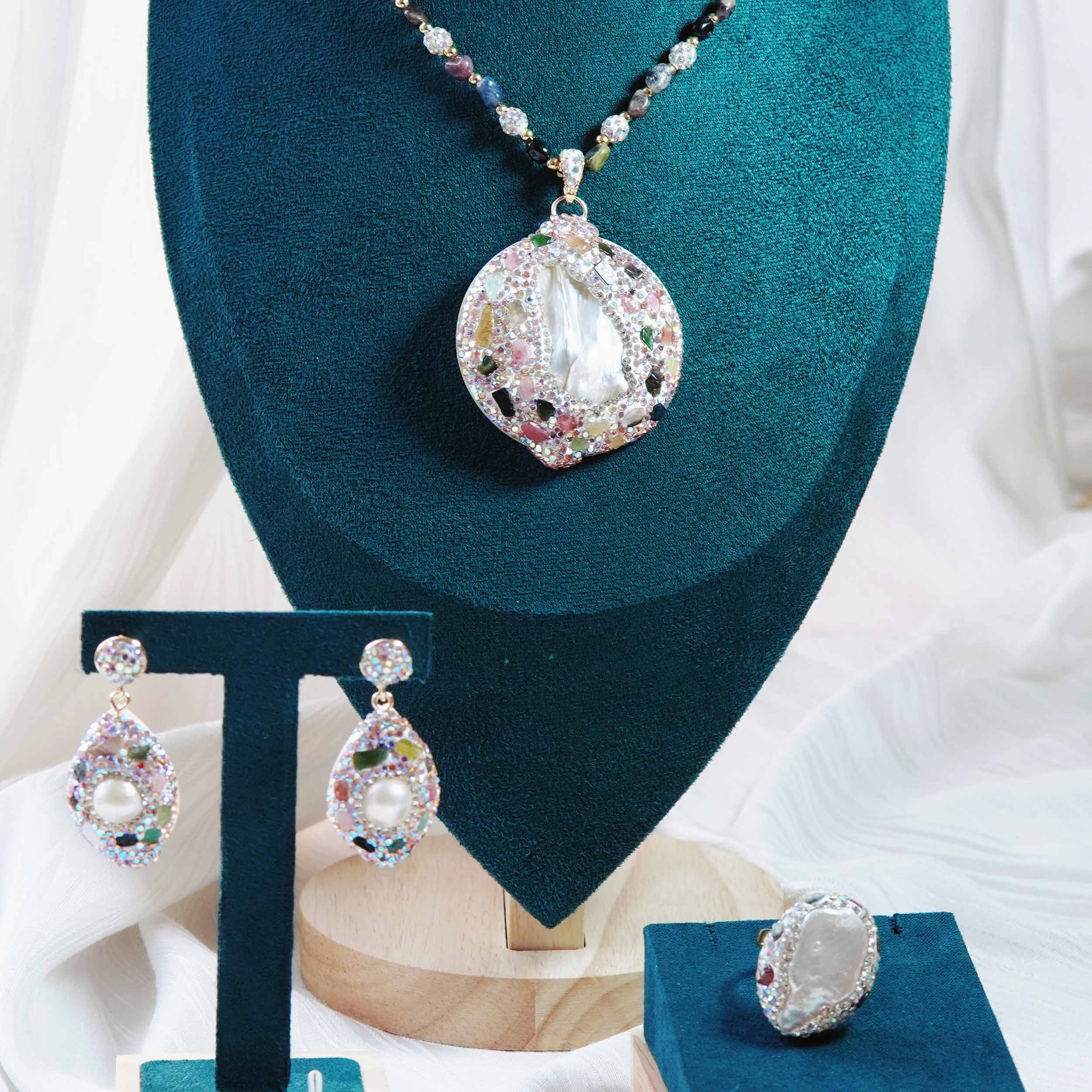 Star Mang Baroque Pearl Energy Jewelry Set is light and luxurious natural original stone has a high sense of design, and the natural tourmaline neckla