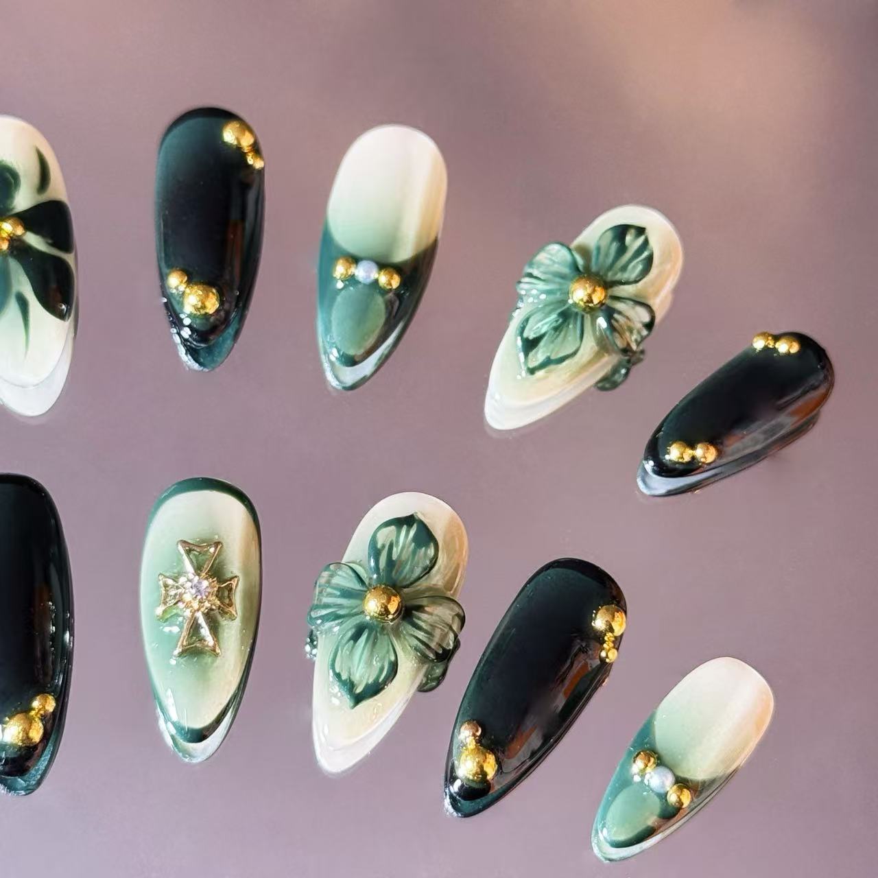 Handmade Press-On Nails - Durable Premium Craftsmanship for a Lasting Look