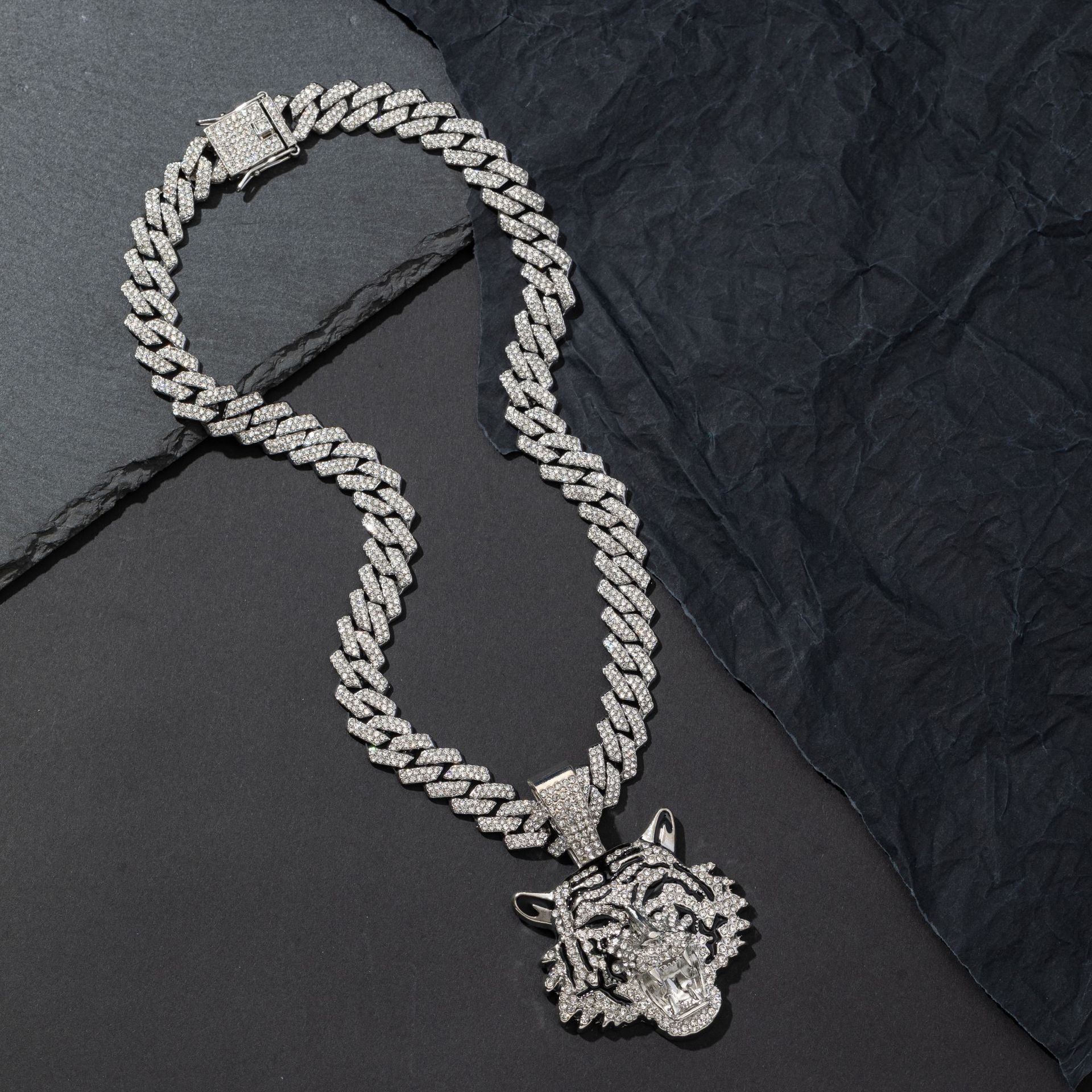 Free shipping designer jewelry Unique Zinc Alloy Dominant Tiger Pendant Cuban Chain Hip Hop Cool Punk Niche Inlaid Necklace