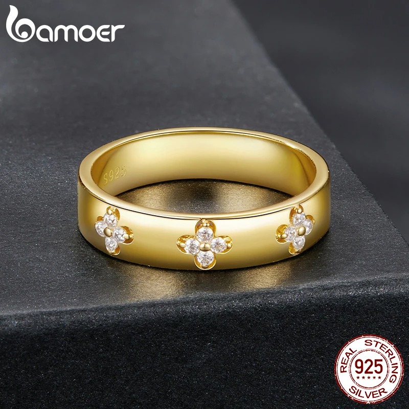 Fashion Womens love Ring Mens Designer 925 Sterling Silver Lucky Clover Moissanite Ring, Gold Plated D Color Round Cut Moissanite Wide Band Ring for W