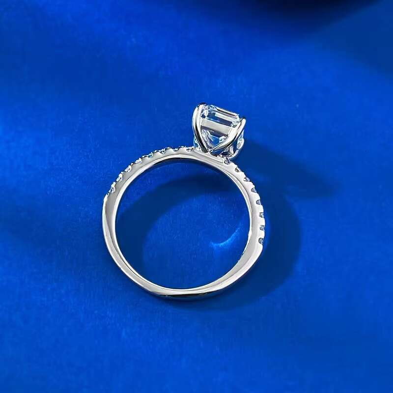Wholesale 925 Sterling Silver Jewelry 2ct D Color Emerald Cut Moissanite Diamond Women Wedding Silver Ring for Birthday Gift