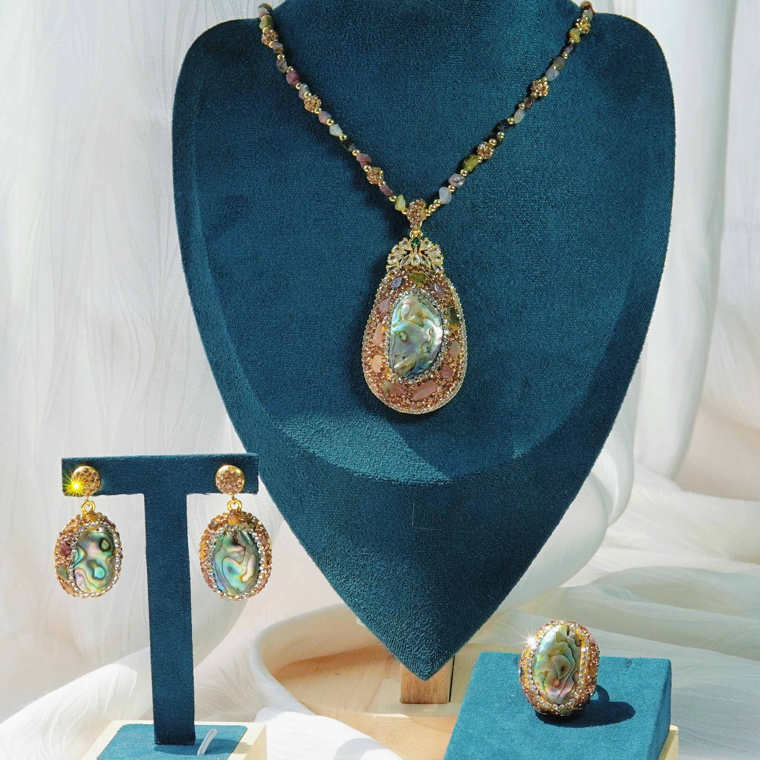Haipo is an Australian abalone shell energy jewelry set, which is light and luxurious, and the natural tourmaline necklace has a high sense of design.
