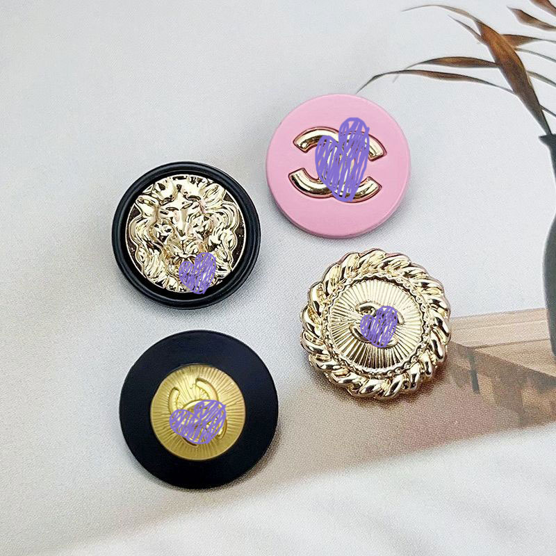 18mm Golden Pink Luxury Desginer C brand Metal Sewing Buttons for Clothing Coat Sewing Material Accessories Decorate DIY Crafts Supplies Classic B17