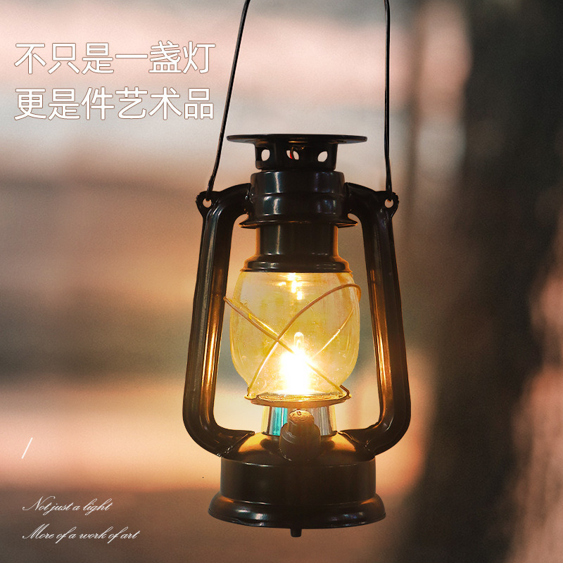 The new solar-powered horse lantern, an antique outdoor camping lamp with a data cable and a classical iron shell lighting lamp ddmytues