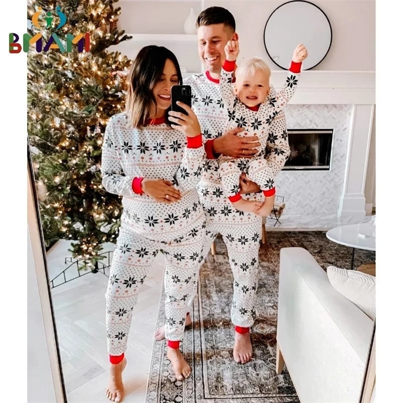 Family Matching Outfits Christmas Family Matching Outfit Pajamas Print Sets Adult Kid Home Clothes Tops Cartoon Pants Xmas Sleepwear Baby Nightwear 23