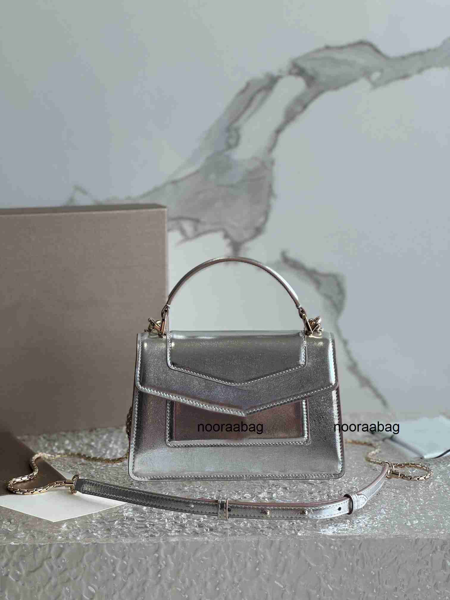 Aaaaa Ss258 Bul**i Bag Designer Bag Luxury Snake Head Bag Chain Small Square Bag Women's Bag Single Shoulder Handbag Crossbody Bag Buckle Flip Bag