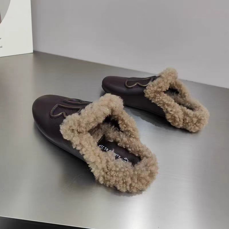 Designer shoes free shipping Soft leather lamb wool thick soled slippers for women fashionable casual shoes for outdoor wear black brown grey