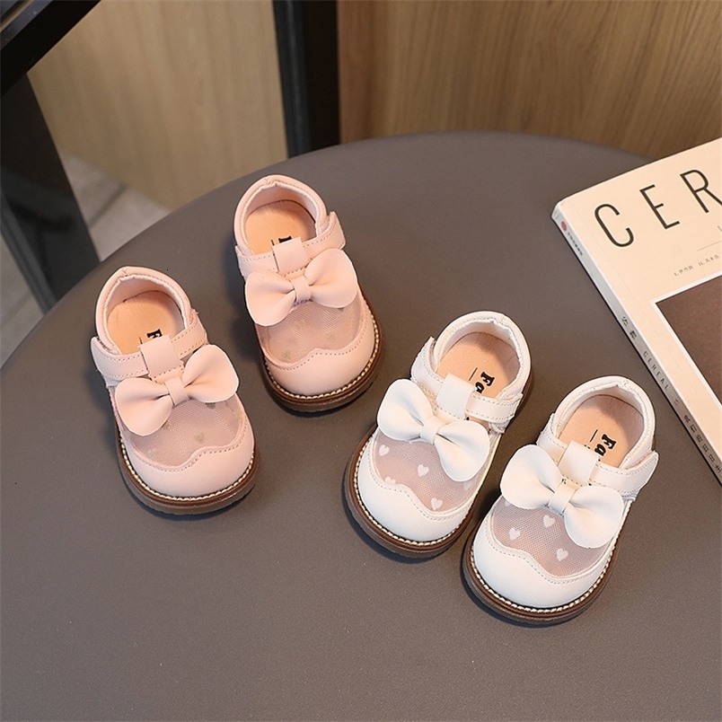 First Walkers Girls Spring and Autumn Shoes Baby Soft Sole Walking Shoes Mesh Bow PU Hook Loop Kids Fashion Flat Soft Non-slip Loafer 230314