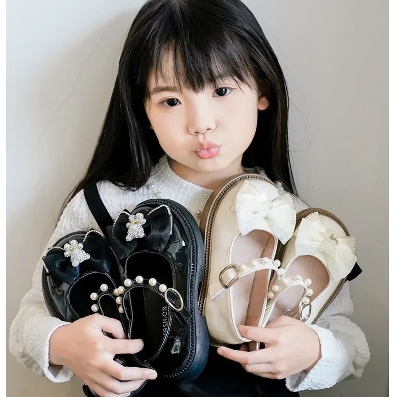 Children Leather Shoes for Girl Glossy Simple School Versatile Shoes Kid Non-slip Thick Soled Fashion Black Bear Shoes 240118
